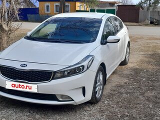 2017 Kia Cerato III Рестайлинг (Classic), белый, 1470000 рублей, вид 4