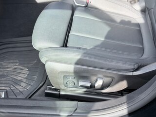 2020 BMW 3 серии 330i VII (G2x), чёрный, 3000000 рублей, вид 5