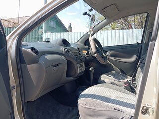 2002 Toyota Vitz I (P10), серый, 300000 рублей, вид 4