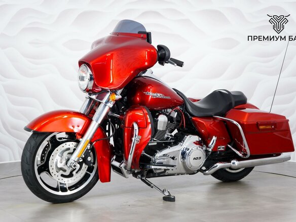 2011 Harley-Davidson Street Glide, красный, 1127000 рублей - вид 2