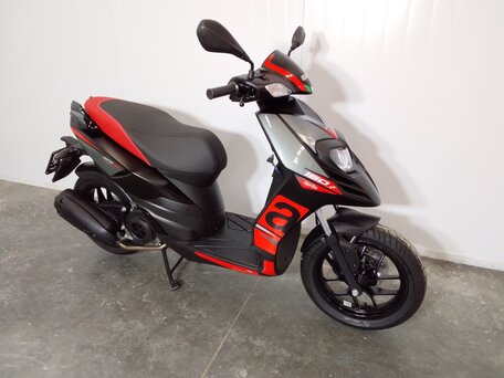 2025 Aprilia SR 125, чёрный, 243000 рублей, вид 5