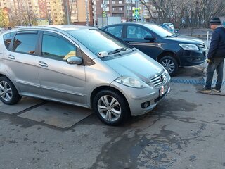 2005 Mercedes-Benz A-Класс 200 II (W169), серебристый, 450000 рублей, вид 4