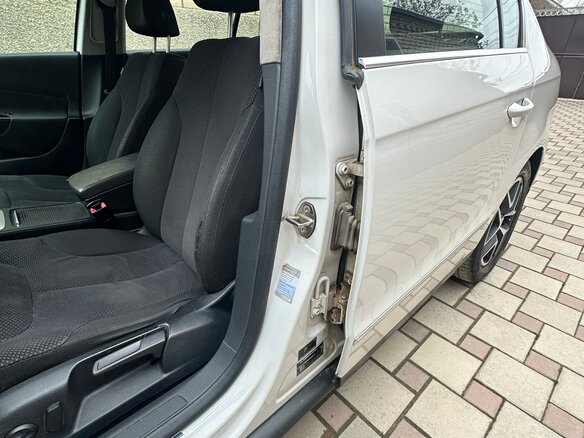 2010 Volkswagen Passat B6, белый, 850000 рублей - вид 11