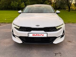 2021 Kia K5 III, белый, 1700000 рублей, вид 1