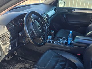 2012 Volkswagen Touareg II, чёрный, 1530000 рублей, вид 4