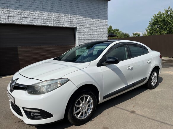 2015 Renault Fluence I Рестайлинг, белый, 820000 рублей - вид 3