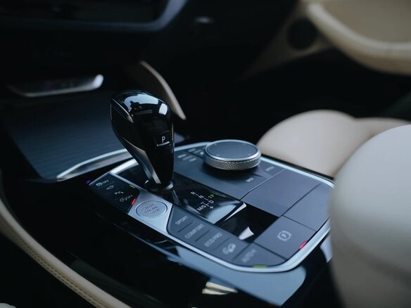 2023 BMW X4 30i II (G02) Рестайлинг, белый, 6698000 рублей - вид 32