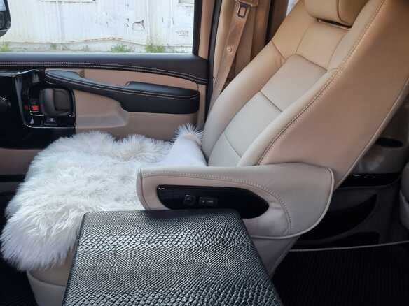 2013 Chevrolet Express II, чёрный, 2999999 рублей - вид 14