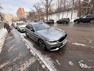 2019 BMW 5 серии 530d xDrive VII (G30/G31/G38), серый, 5200000 рублей, вид 4