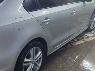 2014 Volkswagen Jetta VI Рестайлинг, серебристый, 950000 рублей, вид 3