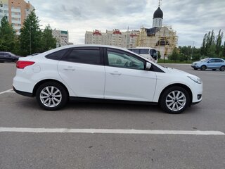 2015 Ford Focus III Рестайлинг, белый, 1050000 рублей, вид 3