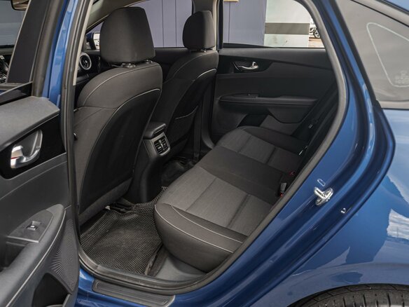 2020 Kia Cerato IV, синий, 2299000 рублей - вид 10