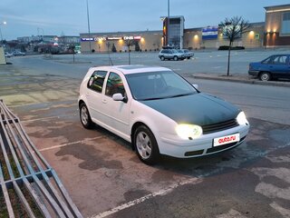 1999 Volkswagen Golf IV, белый, 350000 рублей, вид 3