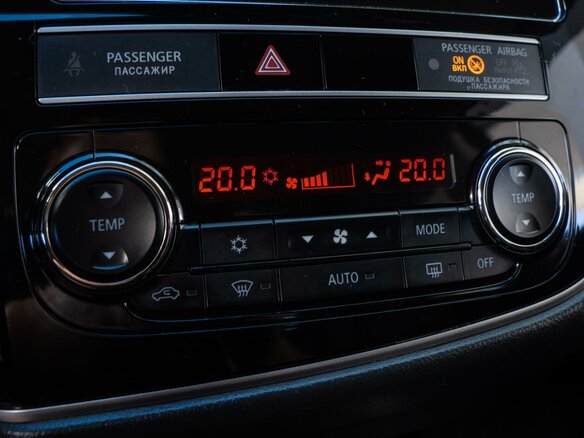 2018 Mitsubishi Outlander III Рестайлинг 3, белый - вид 16