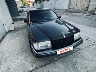 1990 Mercedes-Benz W124 230 5-speed, чёрный, 600000 рублей, вид 2