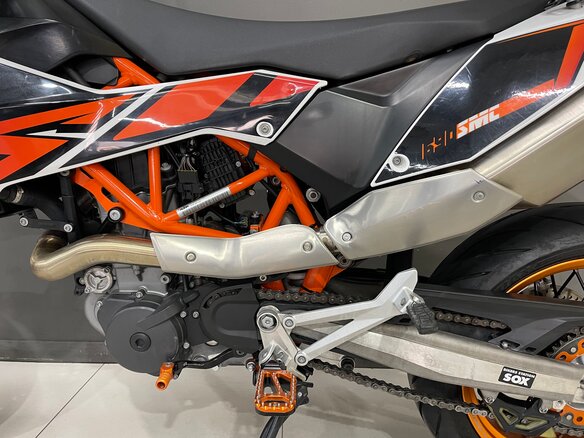 2017 KTM 690 SMC R, белый, 750000 рублей - вид 10
