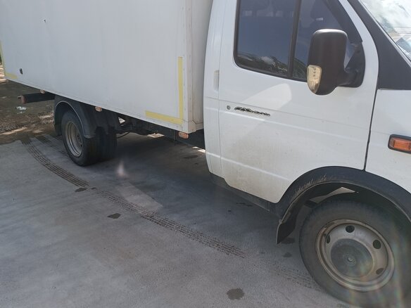 2004 ГАЗ ГАЗель (3302), белый - вид 4
