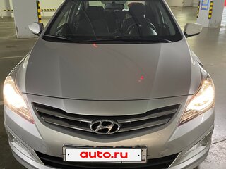 2016 Hyundai Solaris I Рестайлинг, серебристый, 700000 рублей, вид 1