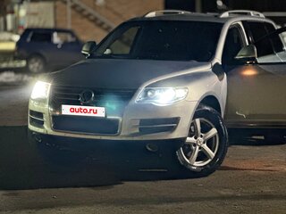 2008 Volkswagen Touareg I Рестайлинг, серебристый, 1000000 рублей, вид 2