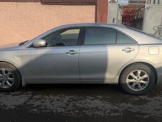 2010 Toyota Camry VI (XV40) Рестайлинг, серебристый, 750000 рублей, вид 3