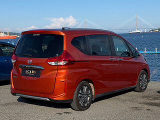 2023 Honda Freed II Рестайлинг, оранжевый, 1500000 рублей, вид 4