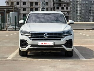 2020 Volkswagen Touareg III, белый, 4250000 рублей, вид 1