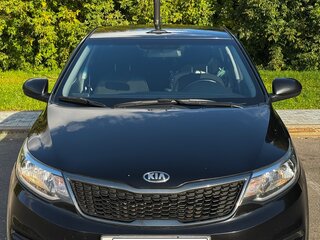2015 Kia Rio III Рестайлинг, чёрный, 1300000 рублей, вид 1