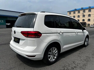 2022 Volkswagen Touran L II, белый, 1630000 рублей, вид 4
