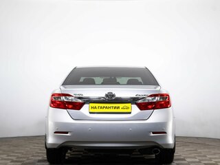 2013 Toyota Camry VII (XV50), серебристый, 1939000 рублей, вид 5