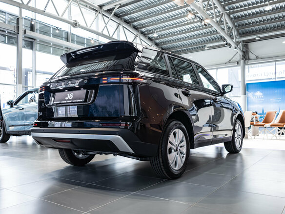 2026 Jaecoo J6, чёрный - вид 7