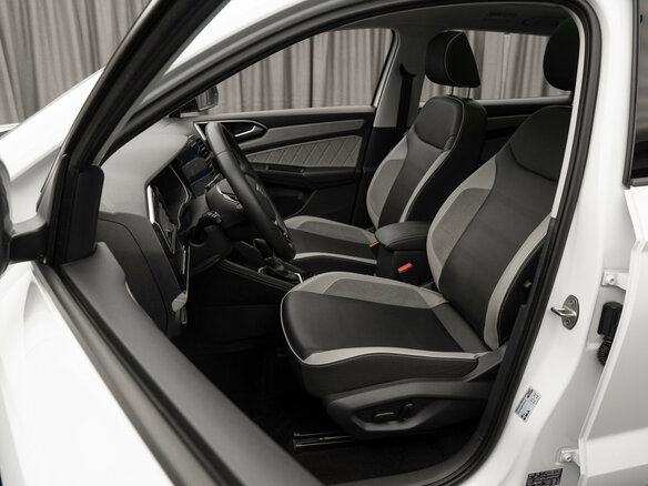 2023 Jetta VS7 I Рестайлинг 1, белый, 2180000 рублей - вид 8