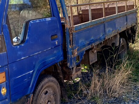 1992 Toyota Toyoace, синий, 250000 рублей, вид 2