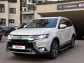 2019 Mitsubishi Outlander III Рестайлинг 3, белый, 1700000 рублей