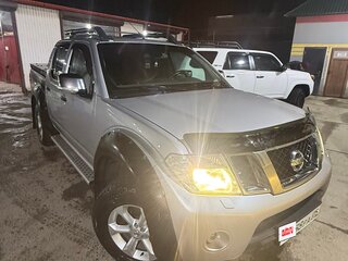 2011 Nissan Navara (Frontier) III (D40) Рестайлинг, серебристый, 1080000 рублей, вид 2