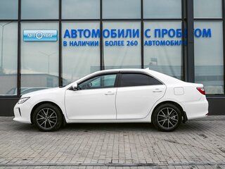 2017 Toyota Camry VII (XV50) Рестайлинг, белый, 2459000 рублей, вид 2