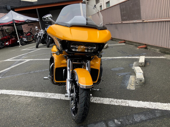 2022 Harley-Davidson CVO Road Glide Limited, жёлтый, 3230000 рублей - вид 1
