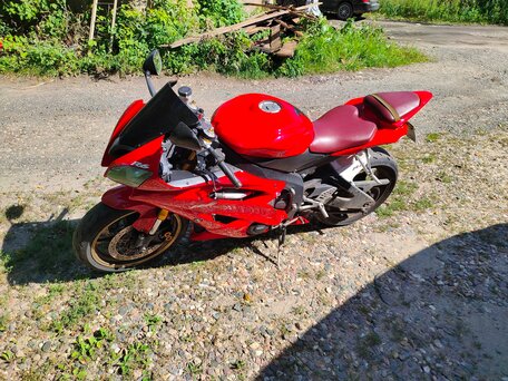 2008 Yamaha YZF-R6, красный, 496000 рублей, вид 4