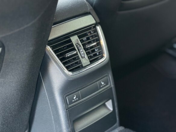 2016 Skoda Octavia III (A7), бежевый, 1250000 рублей - вид 32