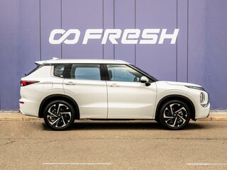 2023 Mitsubishi Outlander IV, белый, 5025000 рублей, вид 5
