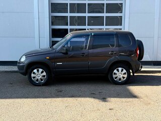 2011 Chevrolet Niva I Рестайлинг, коричневый, 400000 рублей, вид 2