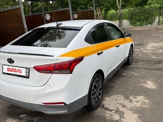 2017 Hyundai Solaris II, белый, 740000 рублей, вид 4