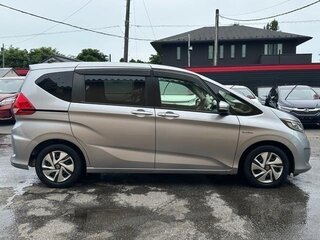 2018 Honda Freed+ II, серебристый, 1150000 рублей, вид 3
