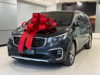 2019 Kia Carnival III, серый, 2565000 рублей, вид 1