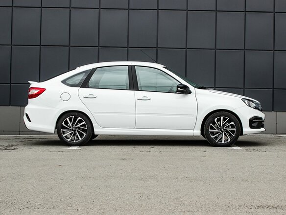 2026 Lada (ВАЗ) Granta Sport I Рестайлинг, белый, 1561000 рублей - вид 11