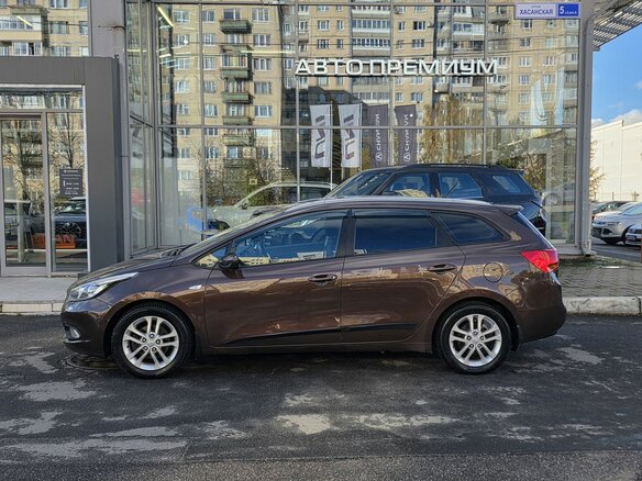 2013 Kia Ceed II, коричневый, 930000 рублей - вид 7