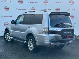 2014 Mitsubishi Pajero IV Рестайлинг 2, серебристый, 2349000 рублей, вид 3