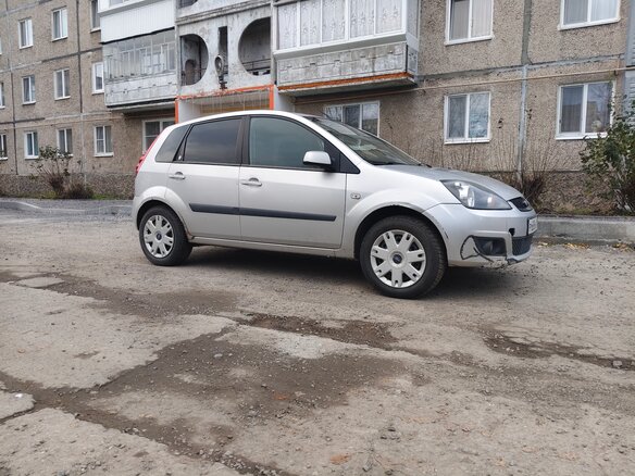 2006 Ford Fiesta Mk5, серый, 420000 рублей - вид 1
