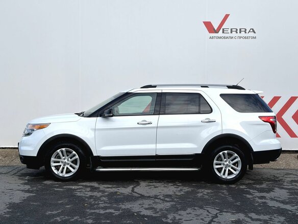 2015 Ford Explorer V Рестайлинг, белый - вид 1