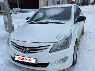 2015 Hyundai Solaris I Рестайлинг, белый, 600000 рублей, вид 3