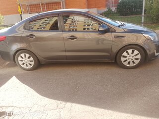 2012 Kia Rio 5-speed III, серый, 560000 рублей, вид 3